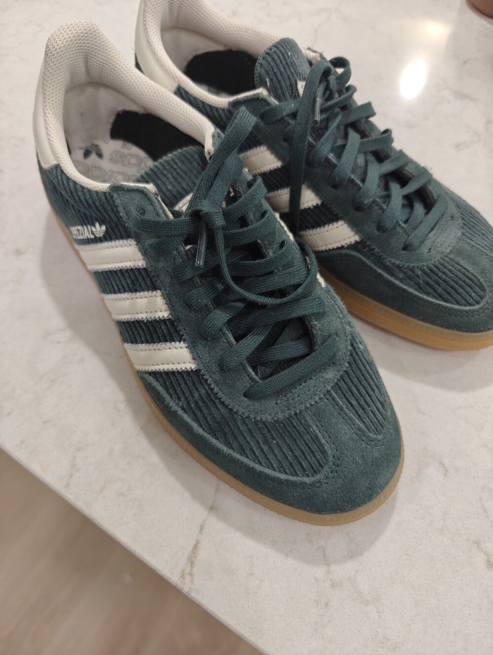 ADIDAS Size 7 - Picture 2 of 4